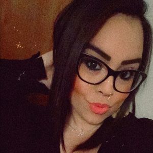 Meet your Posher, Monica